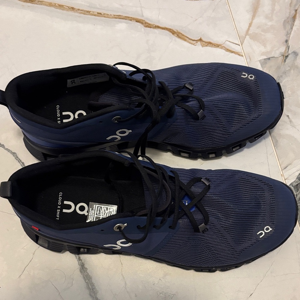 On Running Navy and Black Athletic Shoes - Picture 2 of 5